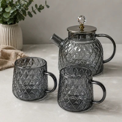 Dark rhombus glass teapot with metal lid and filter